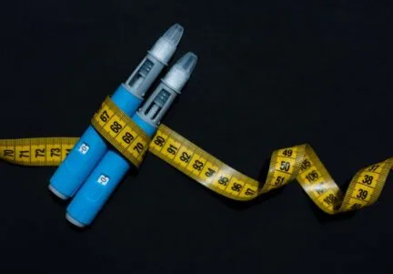 Liraglutyd w leczeniu otyłości – kompendium wiedzy o skuteczności, dawkowaniu i opinie